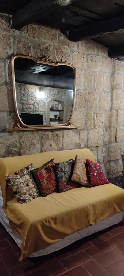 La Chascona Di Farnese Casa Di Tufo Nel Borgo Διαμέρισμα Εξωτερικό φωτογραφία