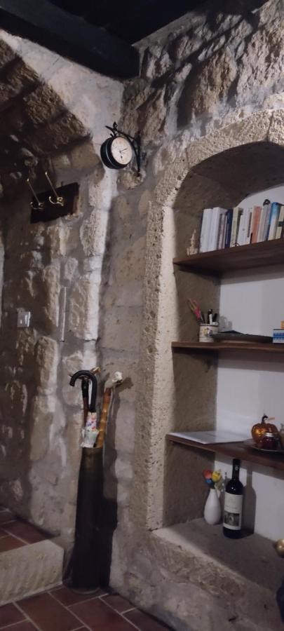 La Chascona Di Farnese Casa Di Tufo Nel Borgo Διαμέρισμα Εξωτερικό φωτογραφία